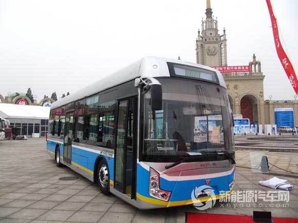 福田純電動城市客車BJ6123C6B4D