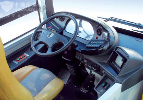 金旅XML6125JHEV混合動(dòng)力客車