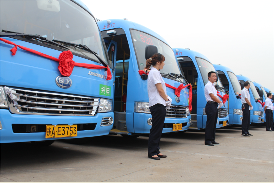 百路佳交付批量新款高品質(zhì)純電動公交車