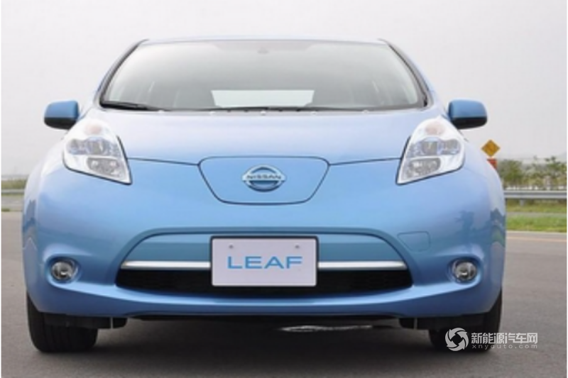 日產聆風電動轎車