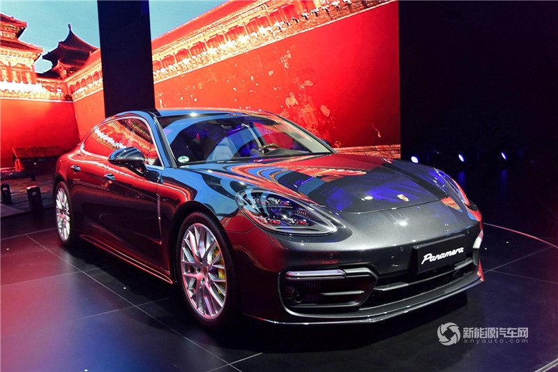 Panamera 4 E-Hybrid 2017款 行政加長(zhǎng)版 2.9T