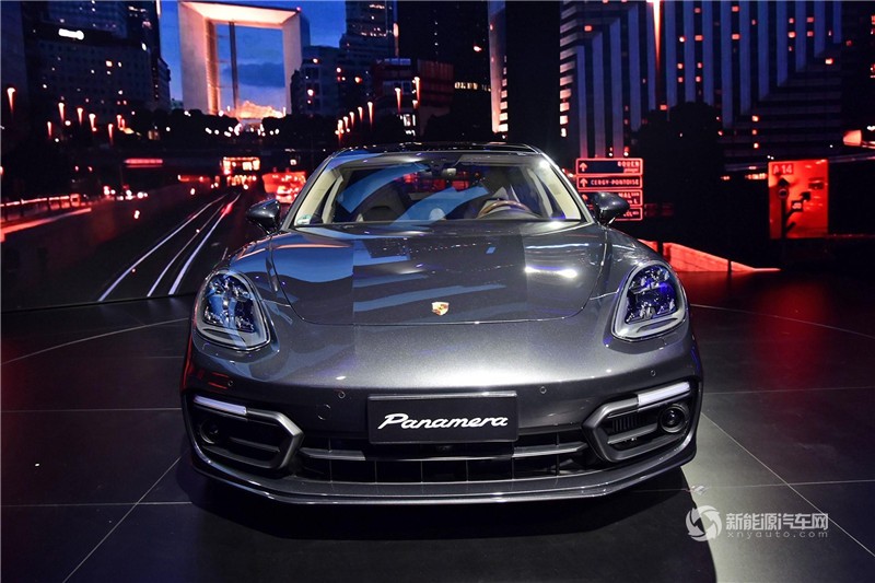 Panamera 4 E-Hybrid 2017款 行政加長(zhǎng)版 2.9T