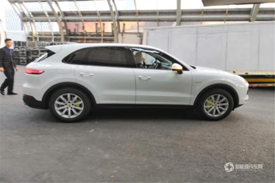 保時捷Cayenne E-Hybrid正式上市 售94.8萬元
