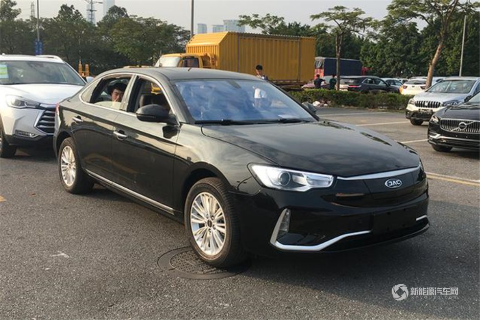 廣州車(chē)展實(shí)拍江淮iEVA60新車(chē)