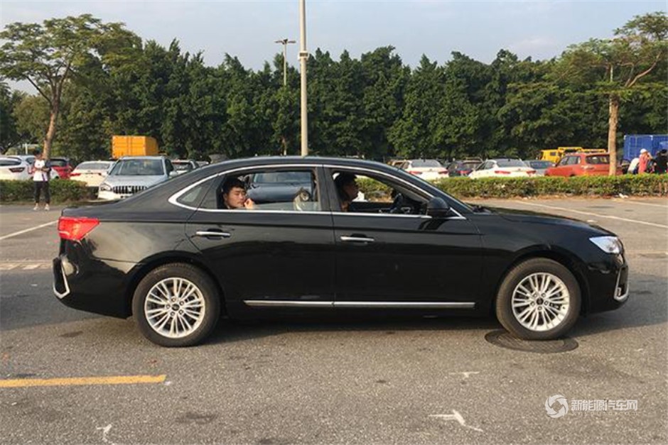廣州車(chē)展實(shí)拍江淮iEVA60新車(chē)