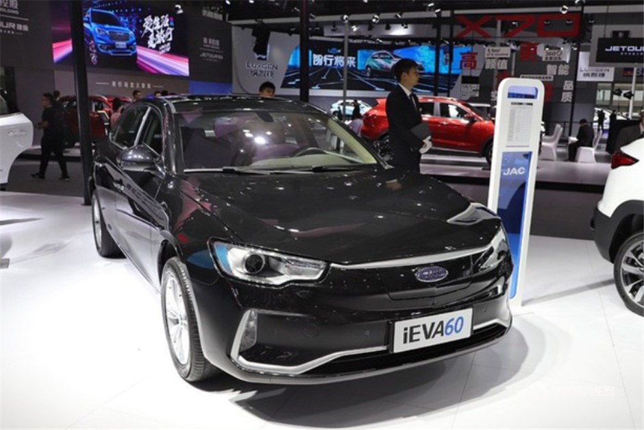 廣州車(chē)展實(shí)拍江淮iEVA60新車(chē)