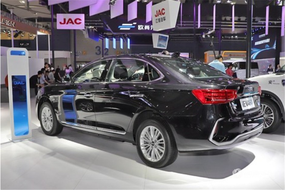 廣州車(chē)展實(shí)拍江淮iEVA60新車(chē)