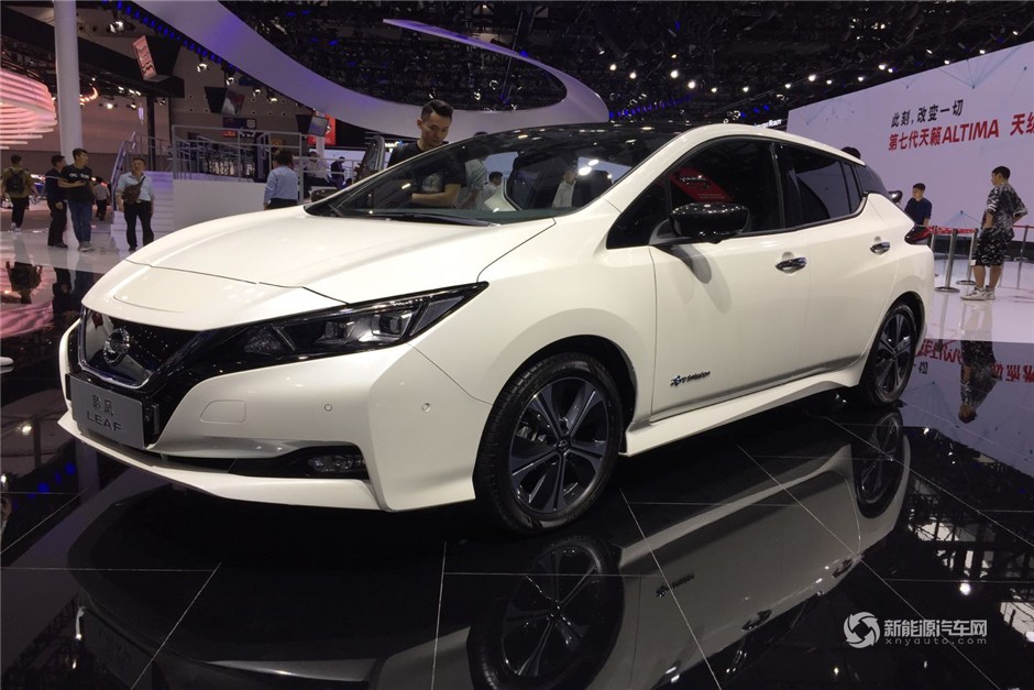 2018廣州車展實(shí)拍日產(chǎn)聆風(fēng)電動(dòng)轎車