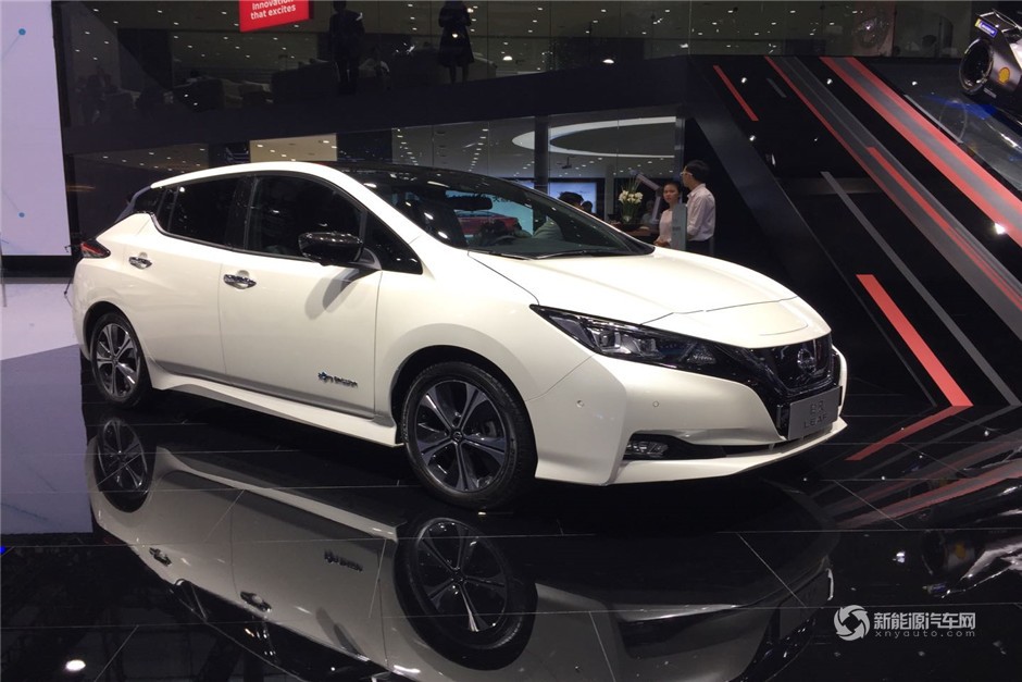 2018廣州車展實(shí)拍日產(chǎn)聆風(fēng)電動(dòng)轎車