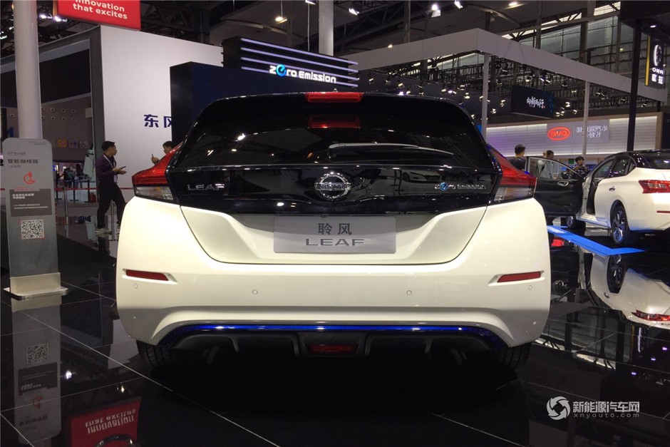 2018廣州車展實(shí)拍日產(chǎn)聆風(fēng)電動(dòng)轎車