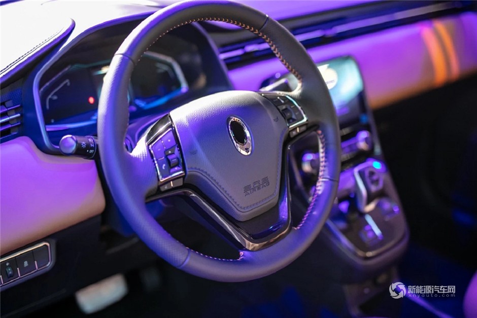 2018廣州車(chē)展歐拉iQ、R1火力全開(kāi)