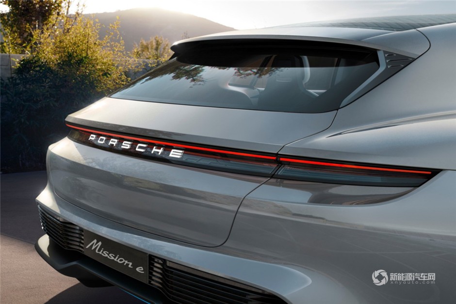 保時捷純電動跨界車—2019款Mission E