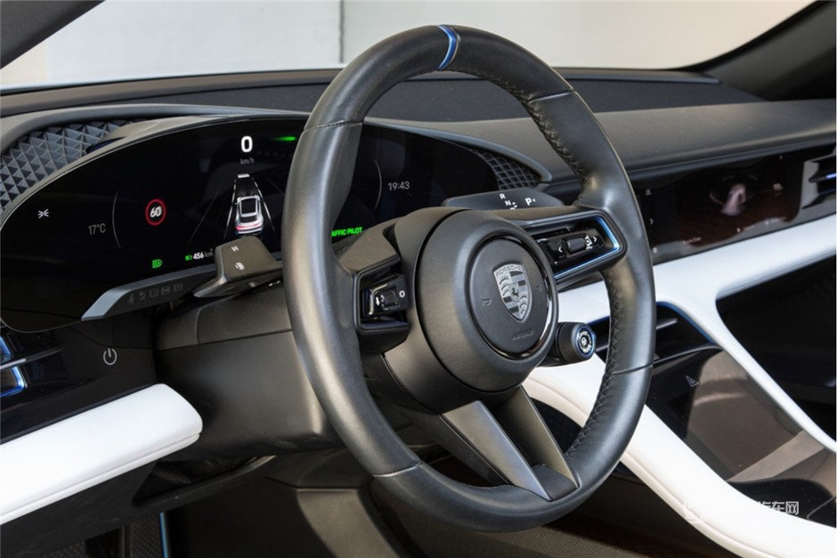 保時捷純電動跨界車—2019款Mission E