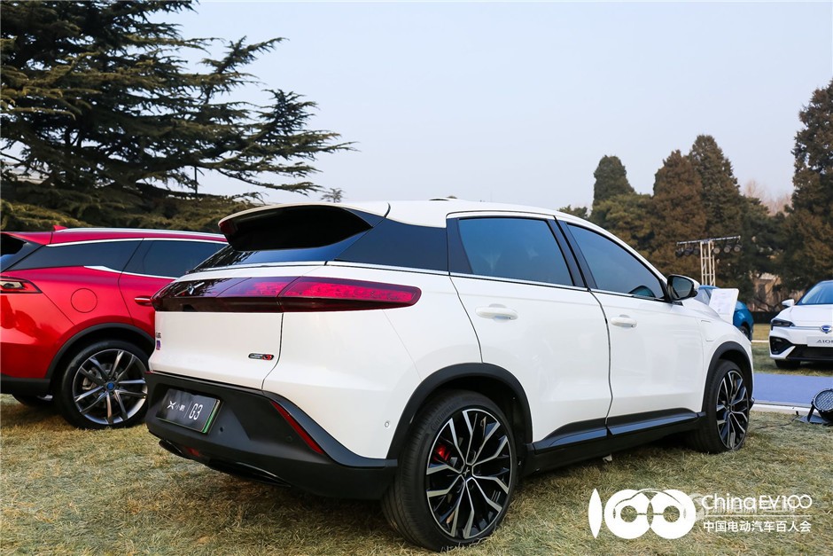 小鵬G3現(xiàn)身電動車百人會現(xiàn)場 吸睛無數(shù)