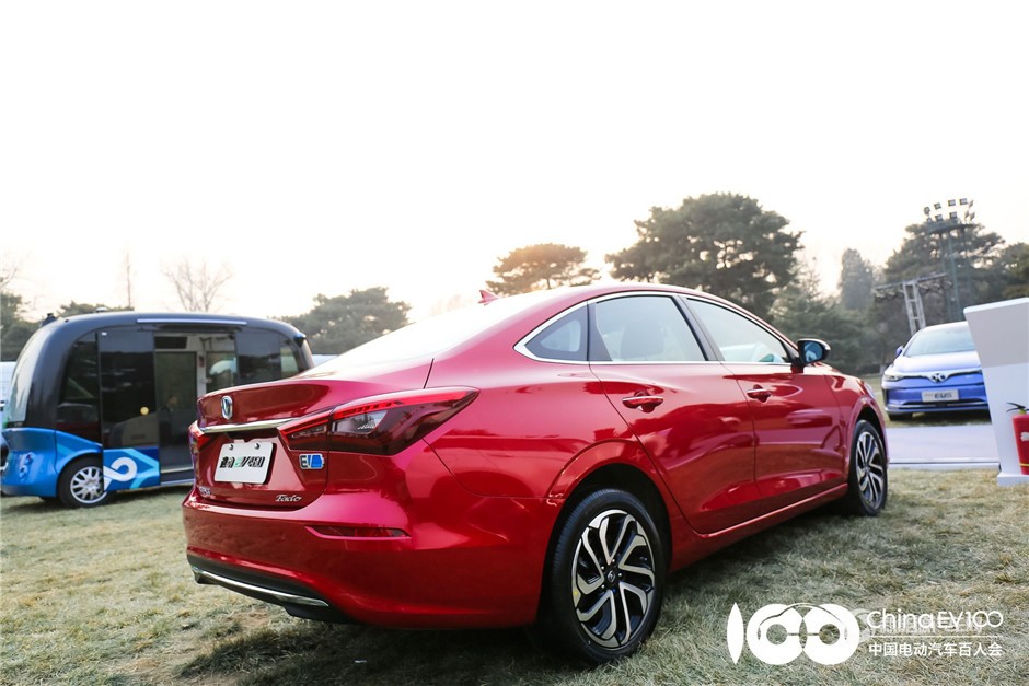 長安新能源攜新產(chǎn)品亮相2019電動(dòng)汽車百人會(huì)