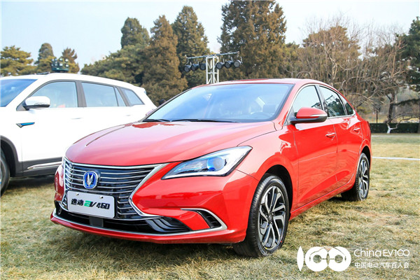 長(zhǎng)安新能源攜新產(chǎn)品亮相2019電動(dòng)汽車百人會(huì)