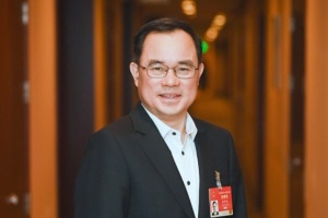 全國(guó)人大代表朱華榮：關(guān)注智能網(wǎng)聯(lián)汽車發(fā)展