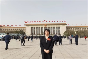 有實(shí)際行動(dòng)為百姓代言發(fā)聲 走近來(lái)自中車的全國(guó)人大代表