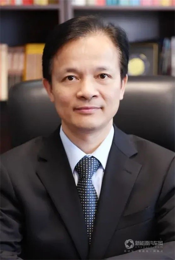 全國(guó)人大代表鐘志華