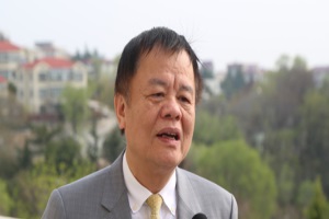 創(chuàng)維黃宏生：努力奮斗、自強(qiáng)不息，是逆境求生的最好方法