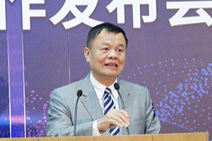 創(chuàng)維集團(tuán)黃宏生：機(jī)遇與挑戰(zhàn)并存