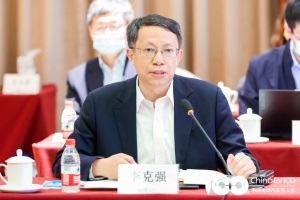 中國工程院李克強(qiáng)：中國網(wǎng)聯(lián)汽車要實(shí)現(xiàn)安全與服務(wù)一體化