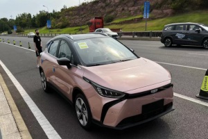 幾何M6實(shí)車曝光 2022成都車展探館系列