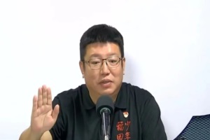 福田歐輝新能源客車總裁梁兆文做客北京廣播電臺直播間