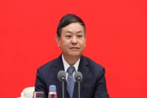 生態(tài)環(huán)境部部長(zhǎng)黃潤(rùn)秋：目前我國(guó)新能源車保有量穩(wěn)居世界第一