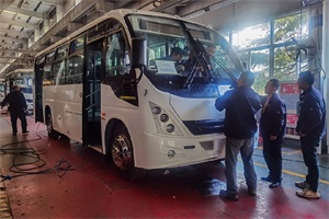 上海申龍新能源客車批量出口智利 中國(guó)制造再“出?！?