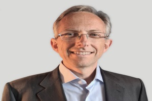 法拉利CEO Benedetto Vigna：可以從特斯拉身上學(xué)到很多東西