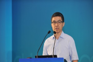 百人會(huì)副理事長(zhǎng)歐陽(yáng)明高解讀插混和增程路線