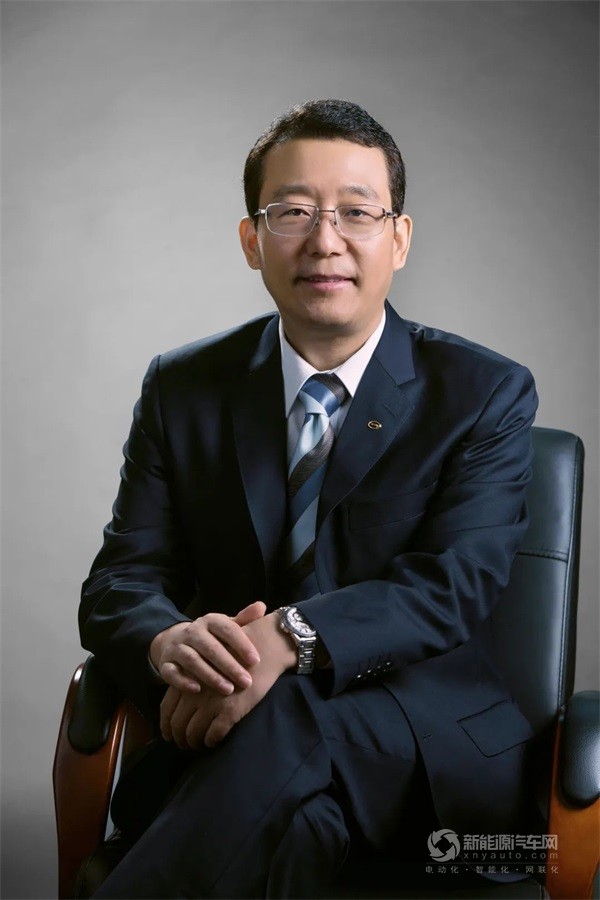 馮興亞