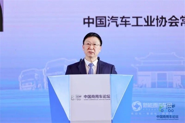 工業(yè)協(xié)會(huì)副會(huì)長(zhǎng)付炳鋒