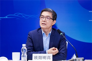 歐陽明高：中國新能源汽車與充電樁的城鄉(xiāng)全覆蓋之路