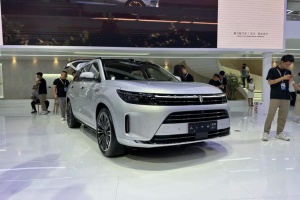 2023成都車(chē)展系列報(bào)道：?jiǎn)柦缧翸7大五座預(yù)售25.80萬(wàn)元起