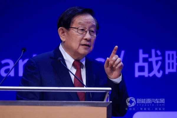 全國(guó)政協(xié)副主席萬(wàn)鋼