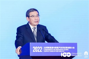 全國(guó)政協(xié)常委苗圩：新能源汽車(chē)明年或?qū)纹疖?chē)市“半壁江山”