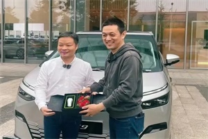 何小鵬：蔚來(lái)?yè)Q電站超過(guò)5000座，小鵬汽車考慮加入換電行列