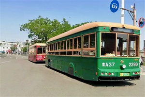 促進(jìn)文旅融合 !格力鈦新能源鐺鐺車再度駛?cè)氡本┯^光線