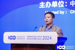 小鵬汽車(chē)董事長(zhǎng)兼CEO何小鵬：中國(guó)新能源汽車(chē)出?？赡芊譃槲鍌€(gè)階段