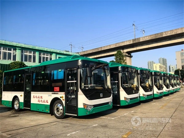 吉利星際客車