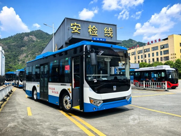 吉利星際客車