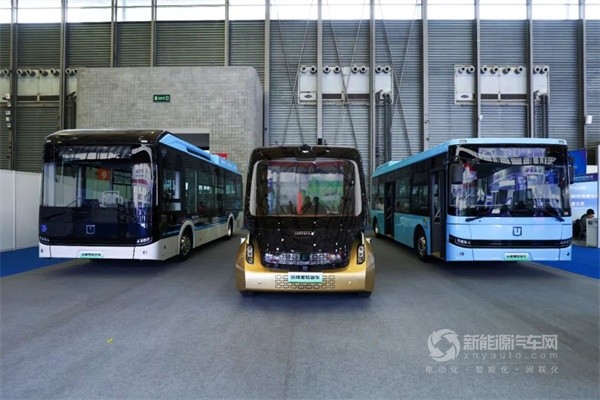 吉利星際首款智能駕駛導覽車