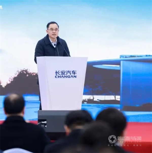 長(zhǎng)安汽車(chē)董事長(zhǎng)朱華榮