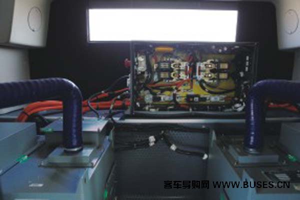 黃海DD6109PHEV1N客車（天然氣混動(dòng)國(guó)五18-34座）