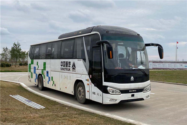 豪沃ZZ6116HBEVQA1客車（純電動(dòng)24-50座）